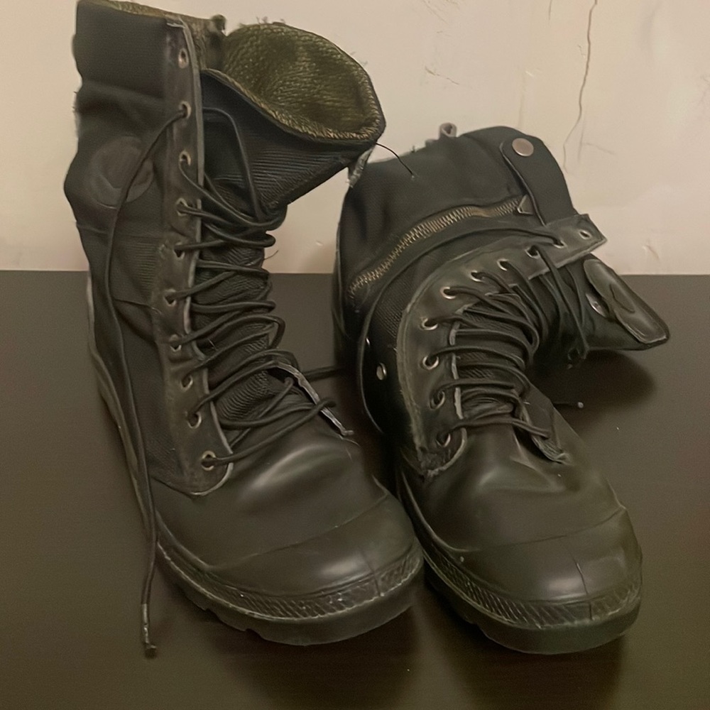 Biker boots